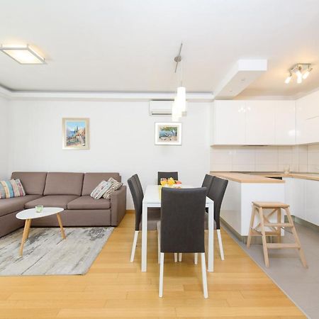 Apartment Nikolina ポドストラナ エクステリア 写真