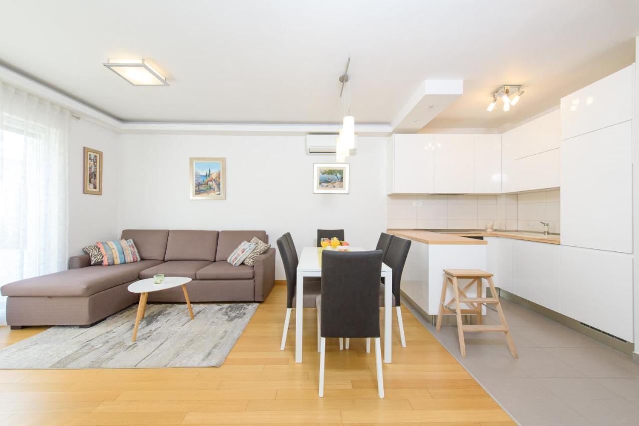 Apartment Nikolina ポドストラナ エクステリア 写真