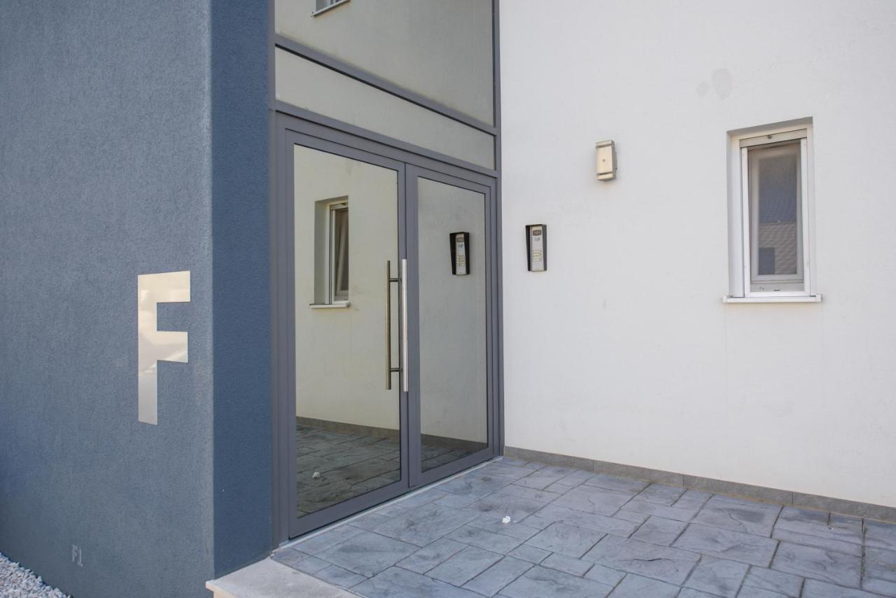 Apartment Nikolina ポドストラナ エクステリア 写真
