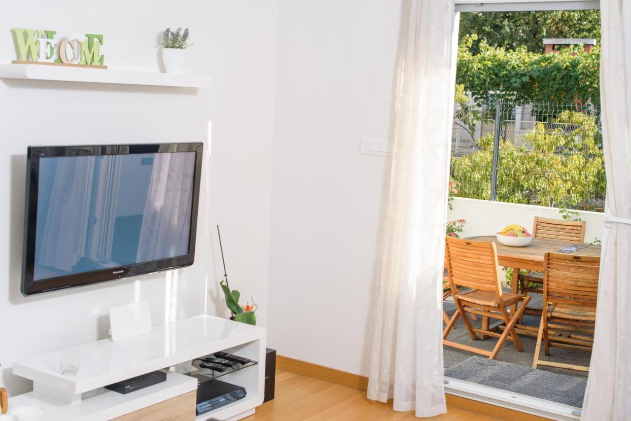Apartment Nikolina ポドストラナ エクステリア 写真