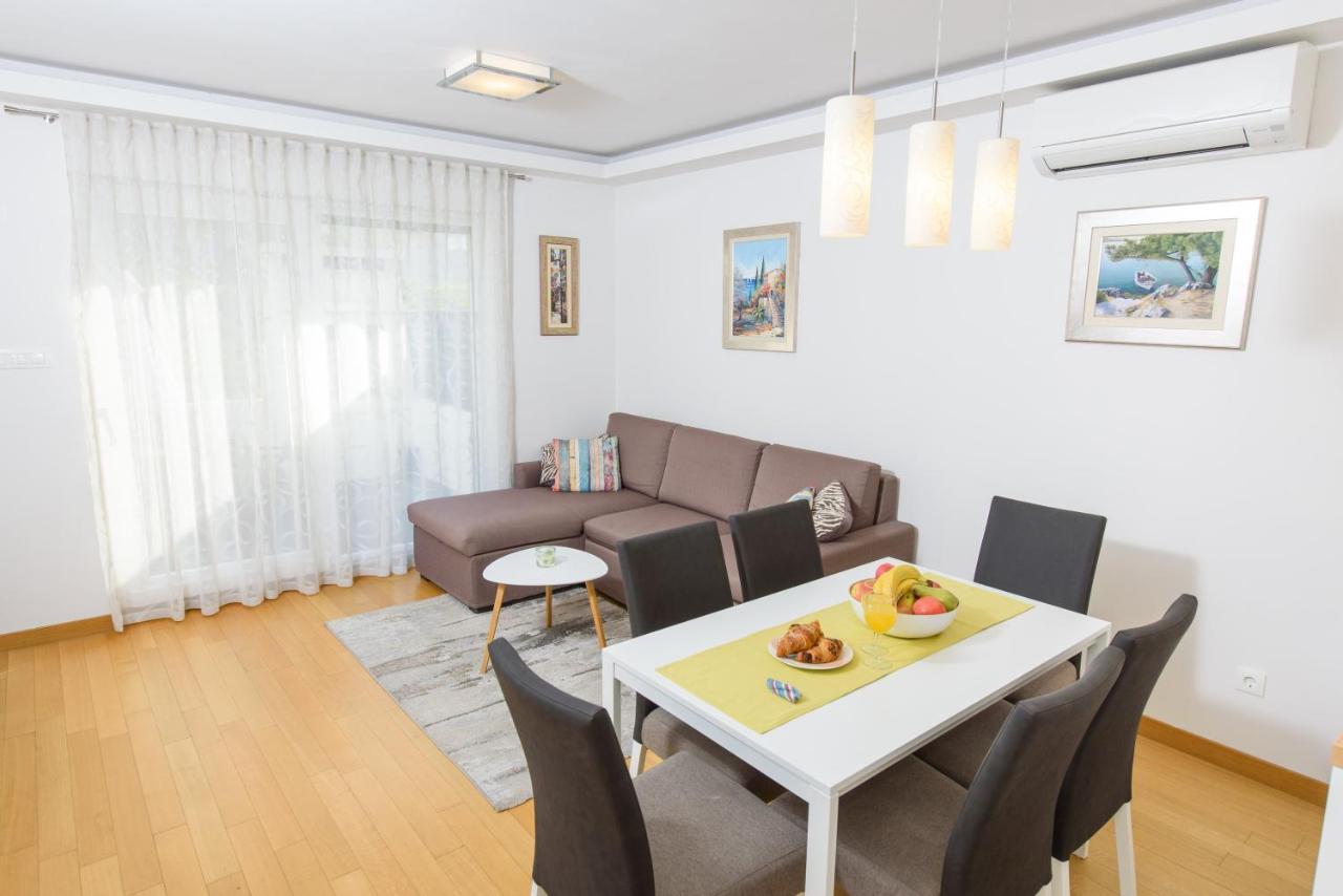 Apartment Nikolina ポドストラナ エクステリア 写真